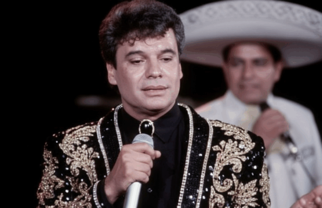 Juan Gabriel | Proyectarán GRATIS en el Zócalo su concierto histórico de Bellas Artes » Líderes Mexicanos